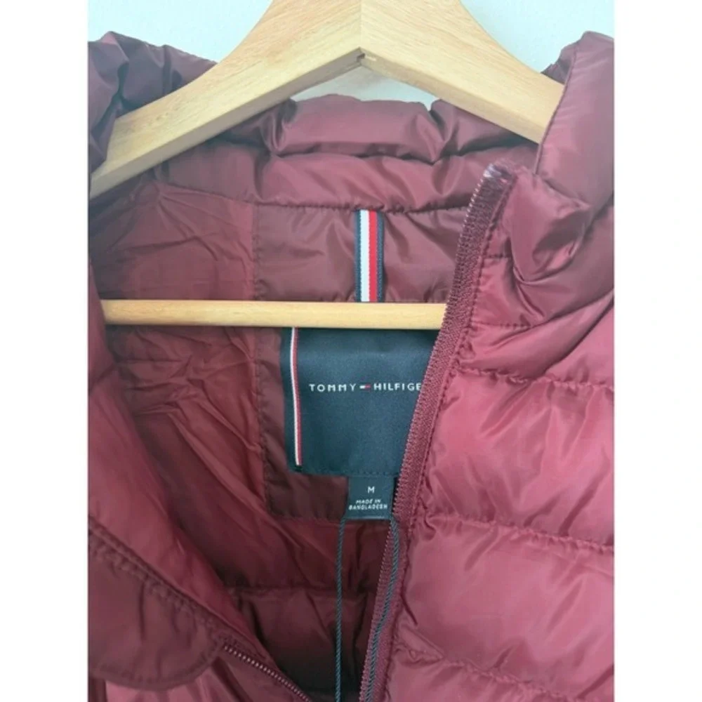 Tommy Hilfiger Men's/Unisex Red Puffer Coat – Size Medium – NWT - Picture 4 of 5